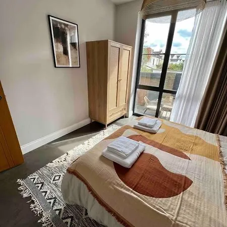 Apartman Private Garden Oasis In Bristol
