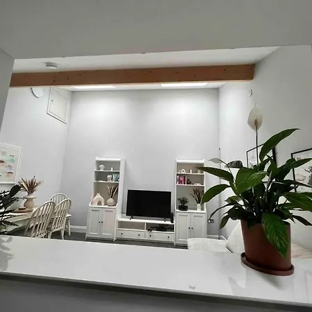 公寓 Private Garden Oasis In *