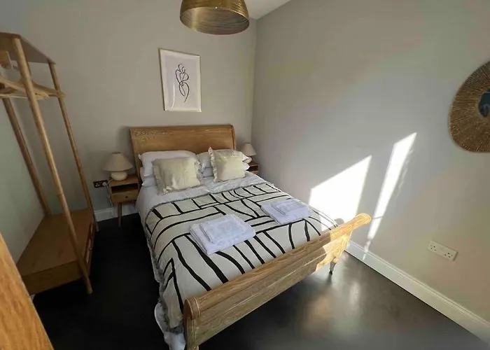 Private Garden Oasis In Bristol