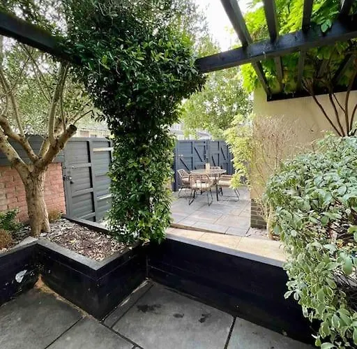 Apartamento Private Garden Oasis In *