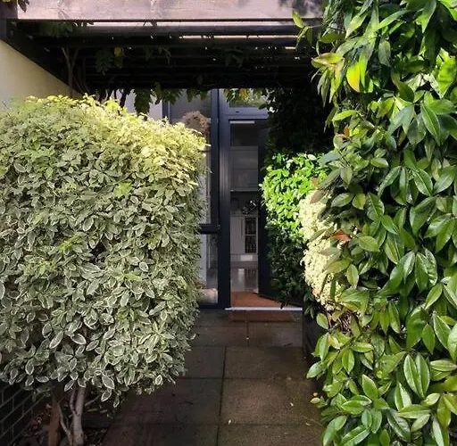 Private Garden Oasis In Апартаменти *