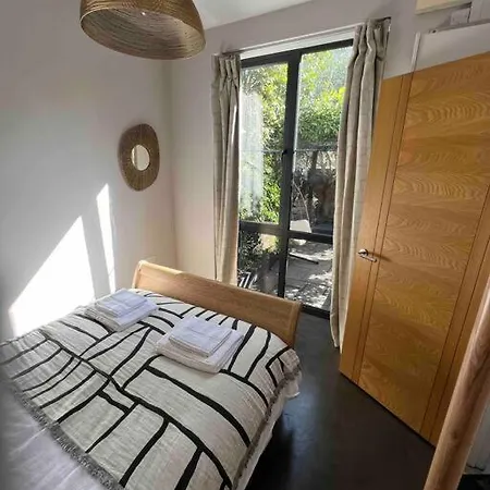 Apartman Private Garden Oasis In *