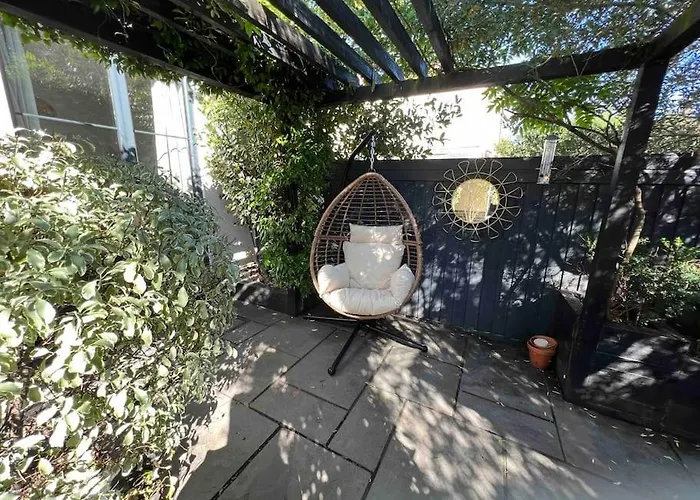 Private Garden Oasis In 公寓 布里斯托